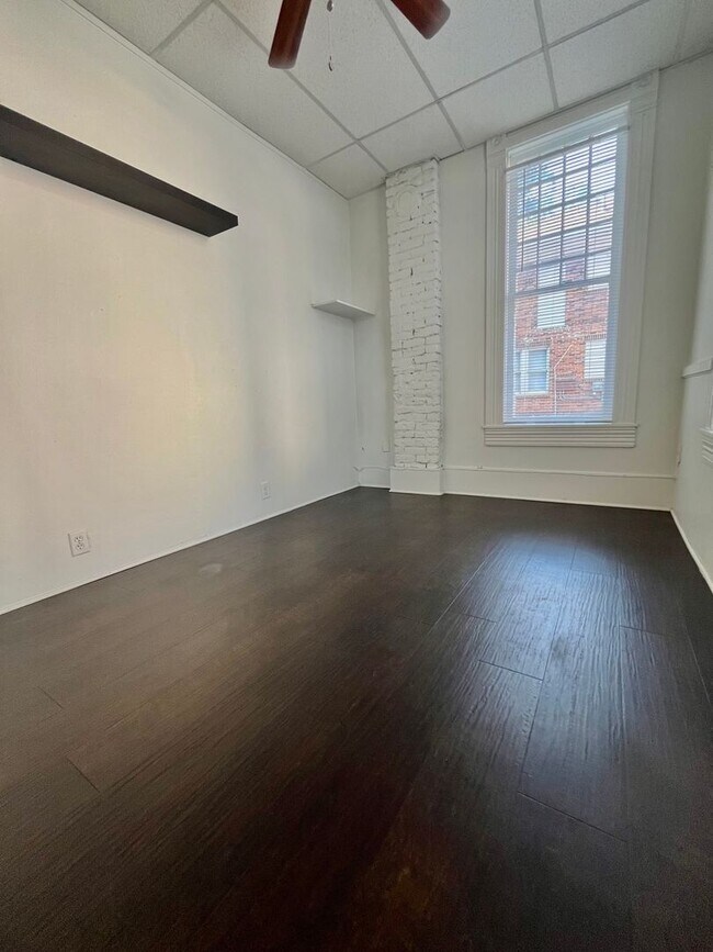 Building Photo - 2204 Rio Grande St