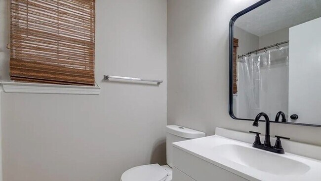 Building Photo - Cozy 3/2 Home located in Georgetown neighborhood