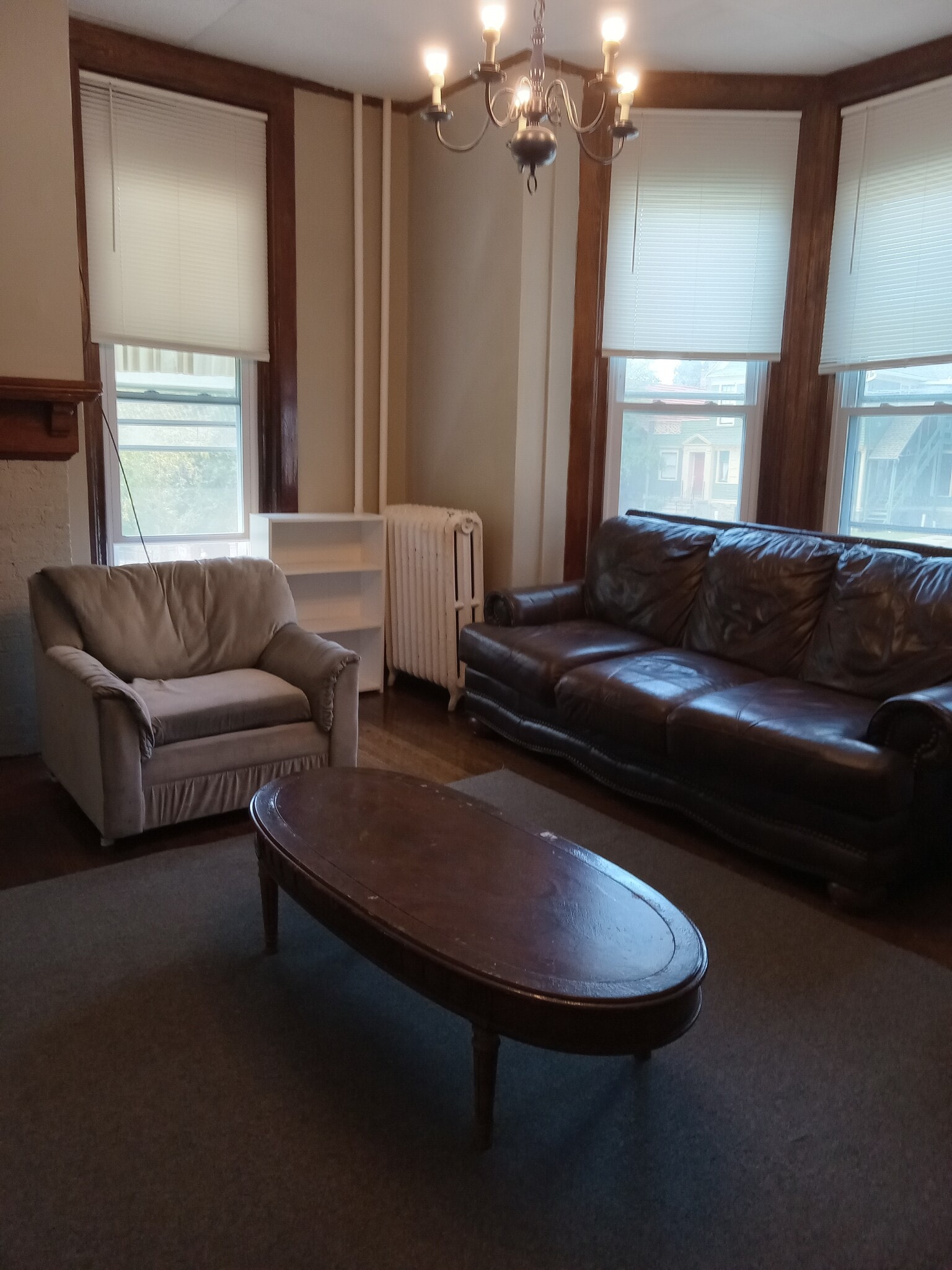 Apt 4 - living room - 523 E State St