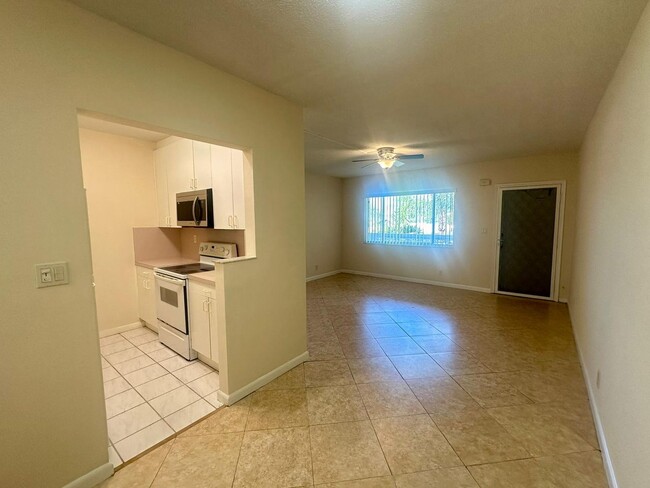 Building Photo - Cozy 1-bedroom unit in Fort Lauderdale!