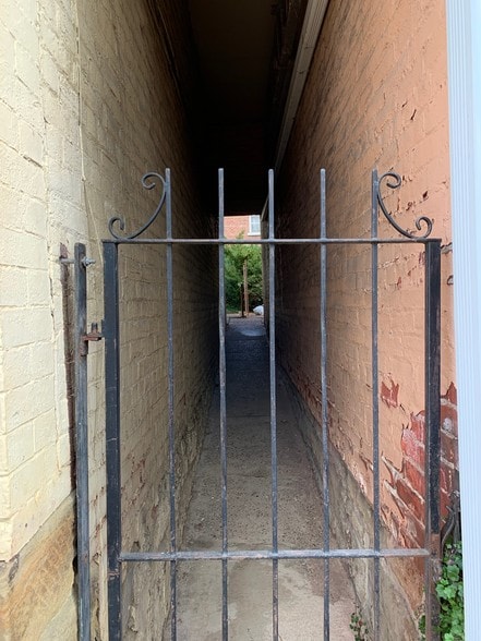 Rod Iron Gate - 804 Main St
