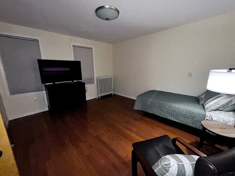 Building Photo - 34 Franklin St