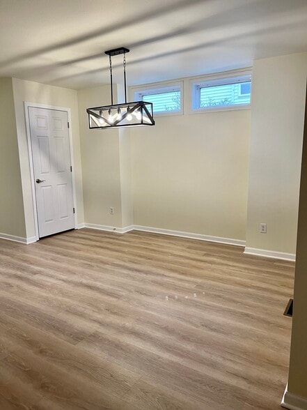 Dining Area - 984 22nd Ave