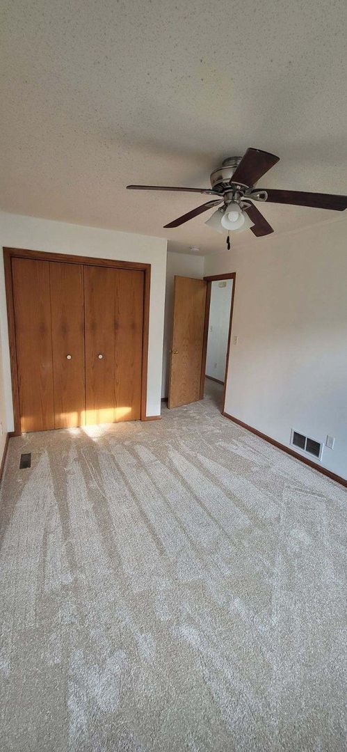 Building Photo - Update NW House New carpet throughout the ...