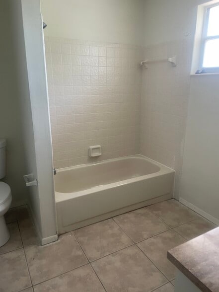 Building Photo - 4827 S Hemingway Cir