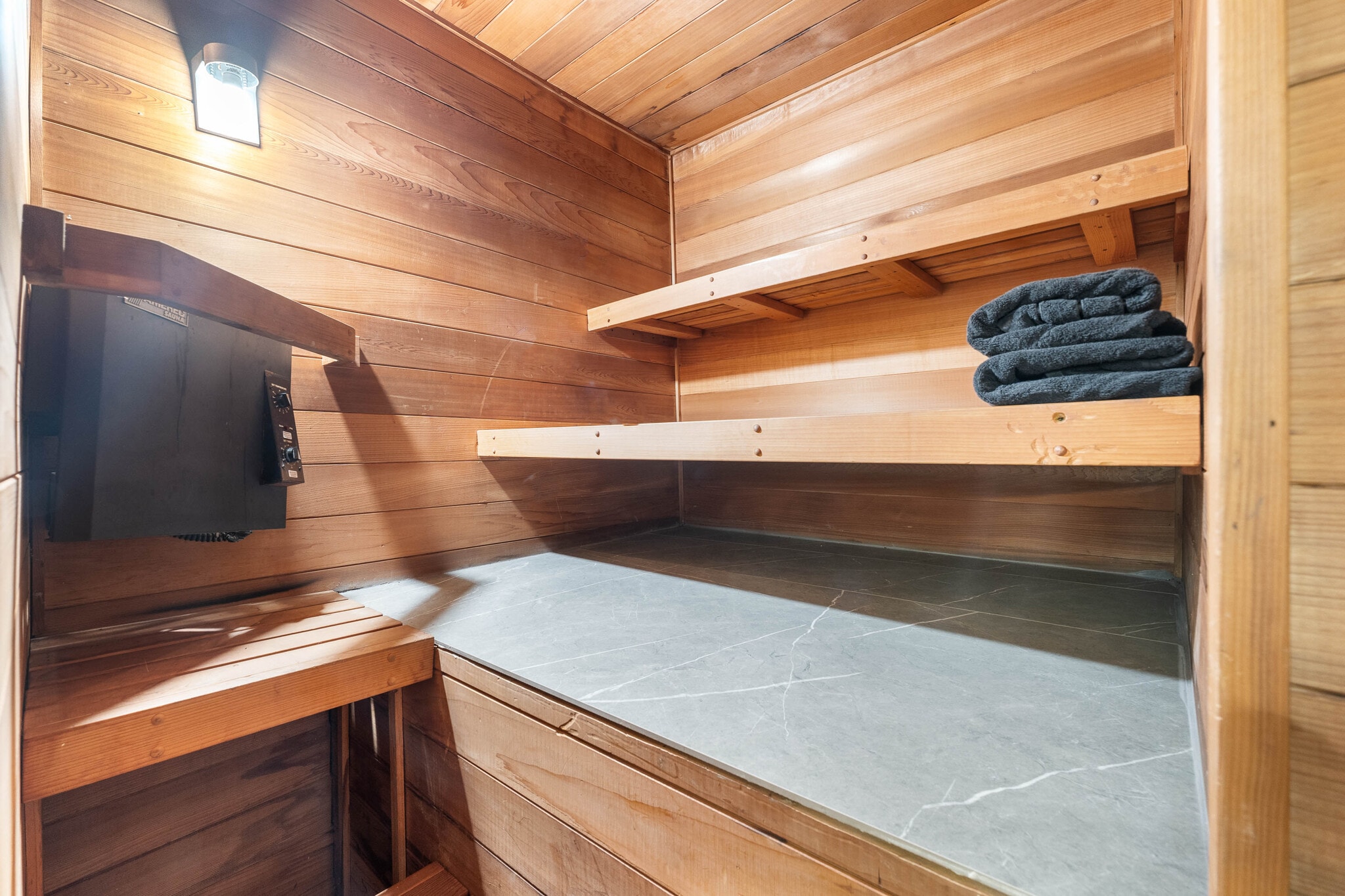 Private sauna - 3541 Multiview Dr