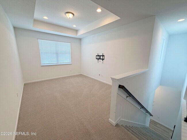 Building Photo - 716 Cherry Elm Dr