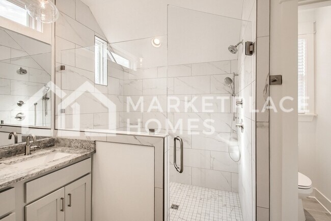 Building Photo - 518 Yokley Rd