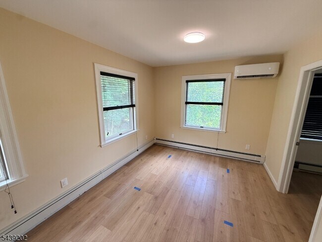 Building Photo - 48 Ringwood Ave