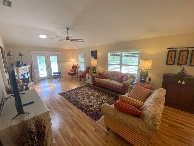 Building Photo - Beautiful Over Sized TURNKEY SEASONAL 2 bed 2 bath Rental on Golf Course in Polo Ridge