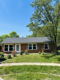 Building Photo - Charming 3-Bedroom Ranch in Prime Location!