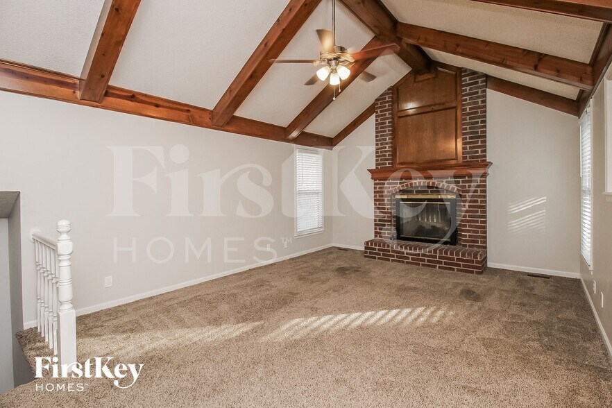 Building Photo - 1715 Regency Dr