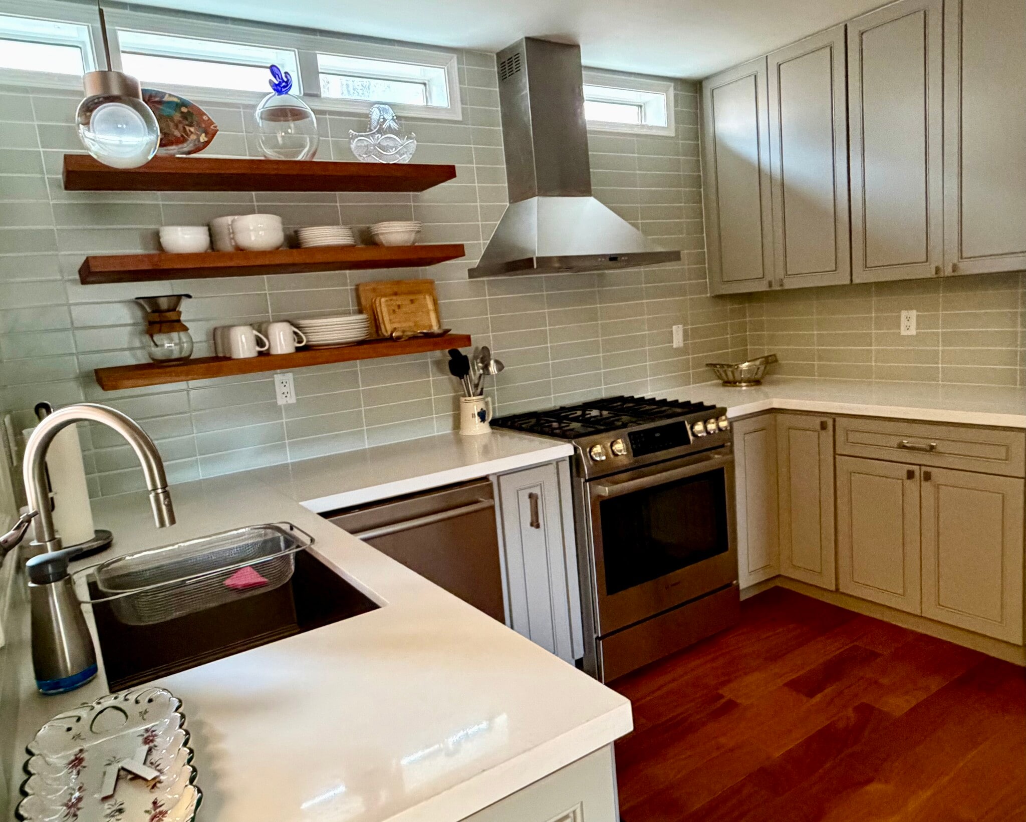 Kitchen Sink, Dishwasher, Stove - 615 Bishops Lodge Rd