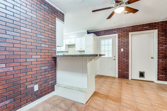 Building Photo - 118 Southbrook Cir