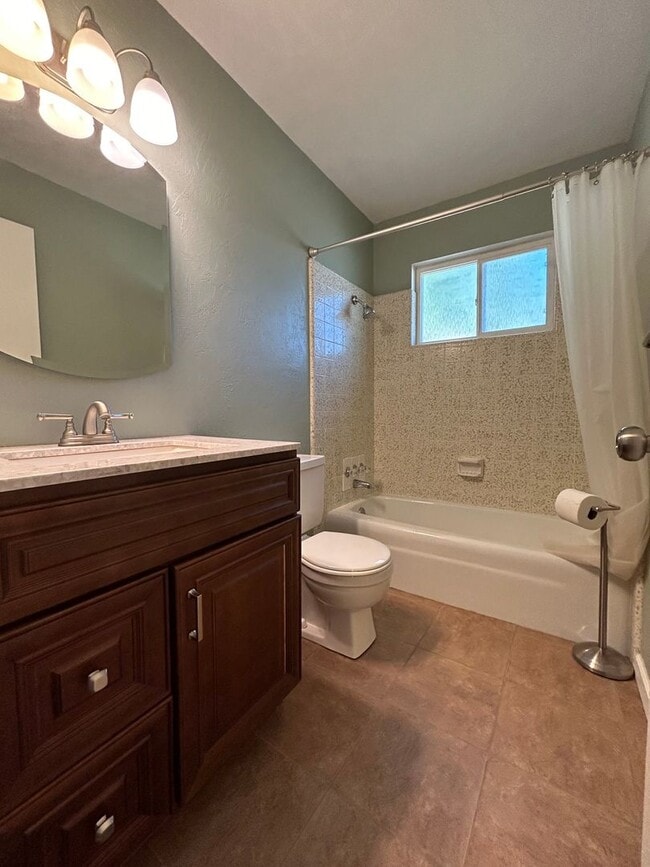 Building Photo - 3615 Stauss Ave