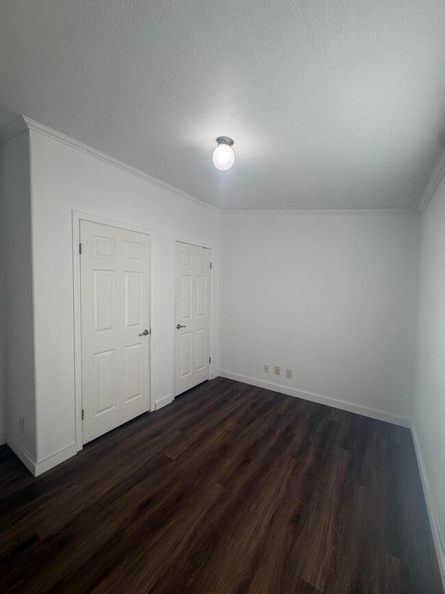 Building Photo - 2331 S Joplin Ave