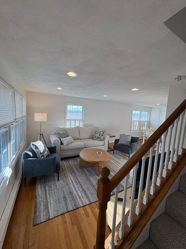 Building Photo - 518 High St