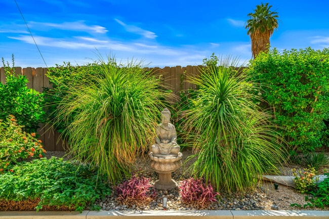 Building Photo - 51550 Avenida Mendoza