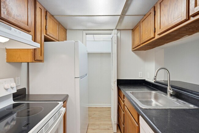 Building Photo - 1844 Larette Dr