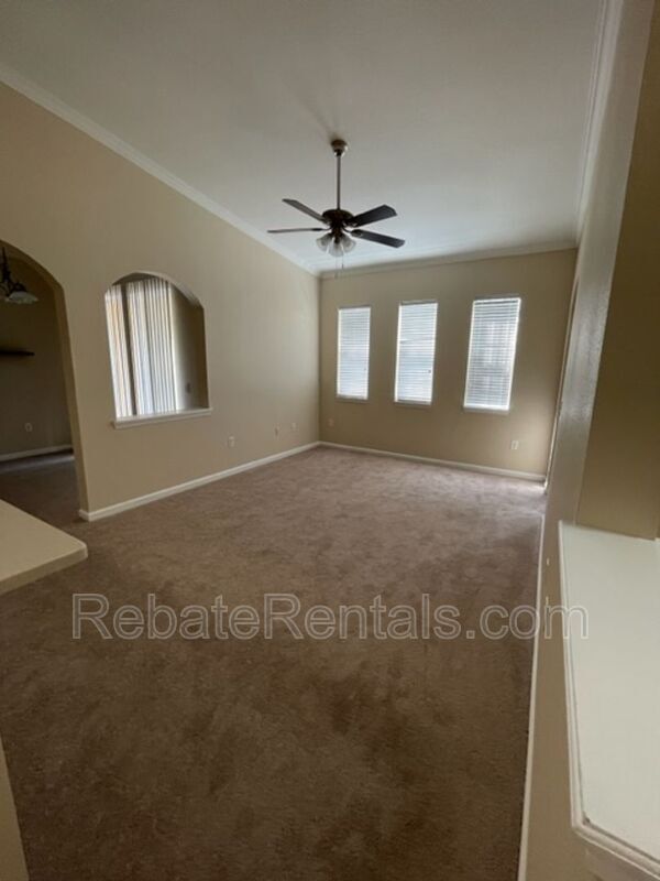 Building Photo - 10075 Gate Pkwy N