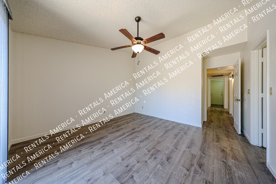 Building Photo - 12240 S 45th St