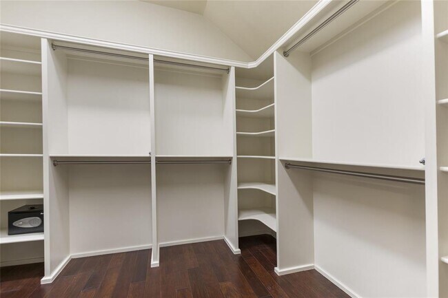 Building Photo - 13211 Misty Shore Ln