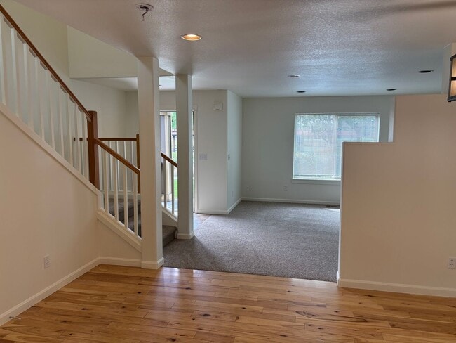 Building Photo - Lovely Corner Lot Home facing Sun Meadow Park