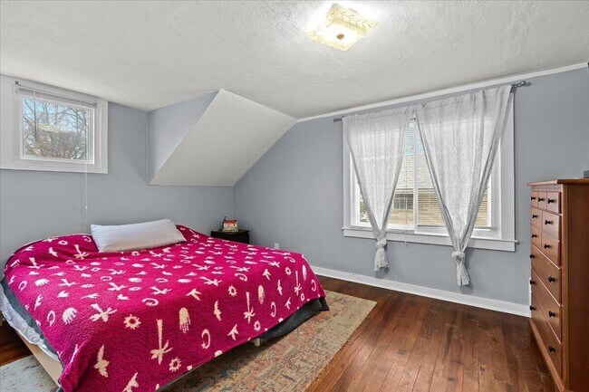 Building Photo - 575 E Lewiston Ave