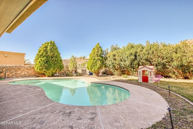 Building Photo - 6561 Isla Del Rey Dr