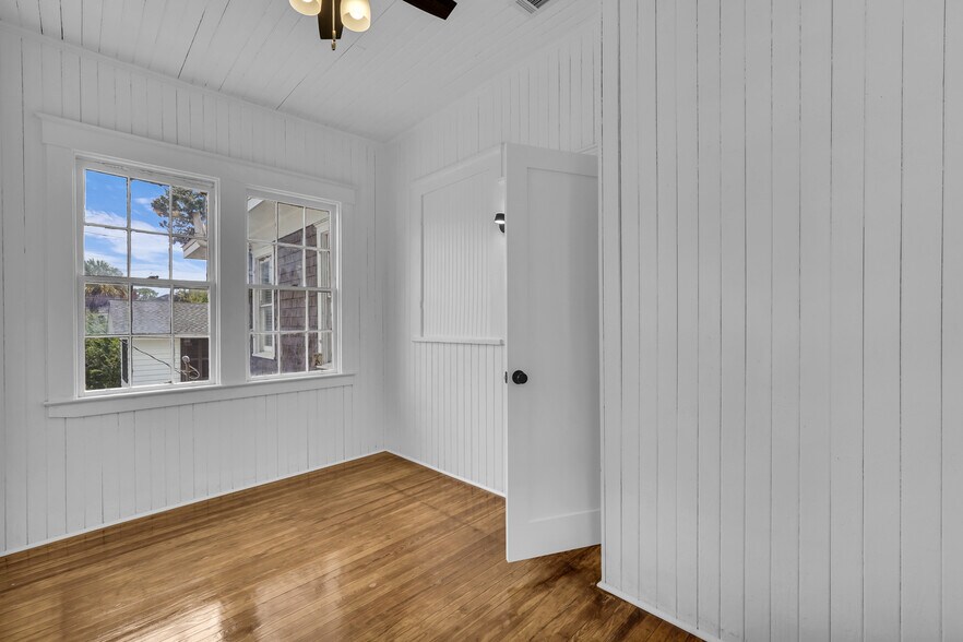 Second Bedroom Sunroom - 537 E 40th St