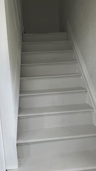 Building Photo - 328 Clay St