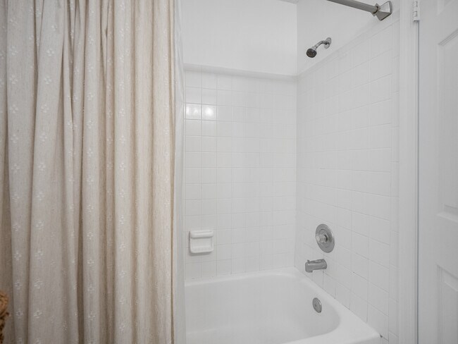Building Photo - 2134 Sea Hawk Dr