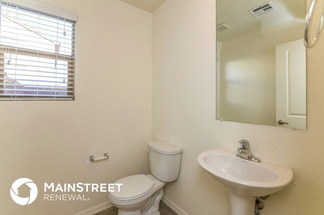 Building Photo - 6240 Clackamas Ct