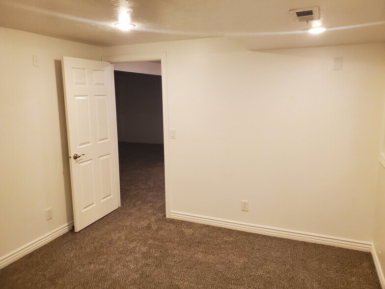 Building Photo - 4785 Dorilee Dr