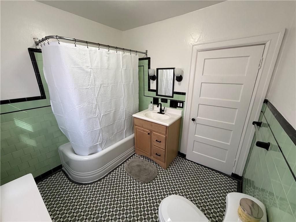 Building Photo - 532 Post Rd