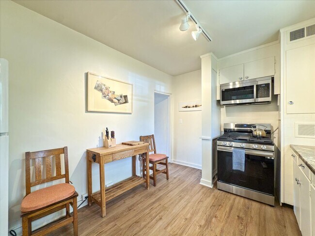 Building Photo - 419 Orchard Dr