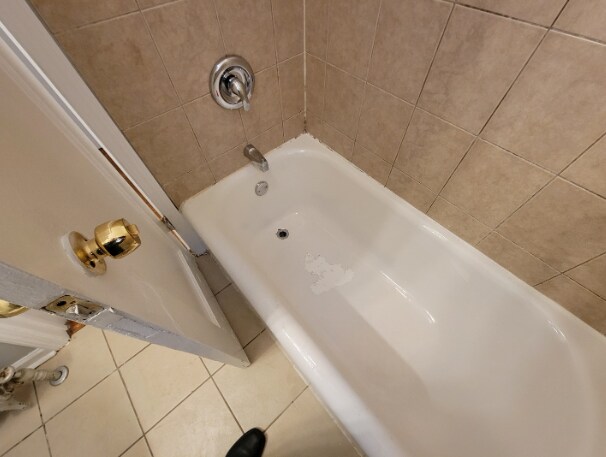 Building Photo - 1369 W Greenleaf Ave