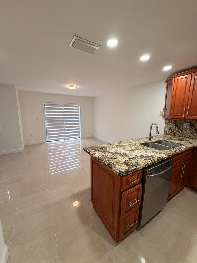 Building Photo - 9662 SW 148th Ave