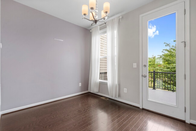 Building Photo - 42298 Lancaster Woods Sq