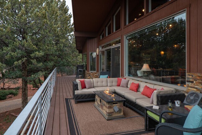 Building Photo - FURNISHED 6-12 MONTH LEASE - WEST SEDONA - GATED COMMUNITY