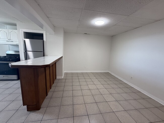 Building Photo - 65 Maverick Square