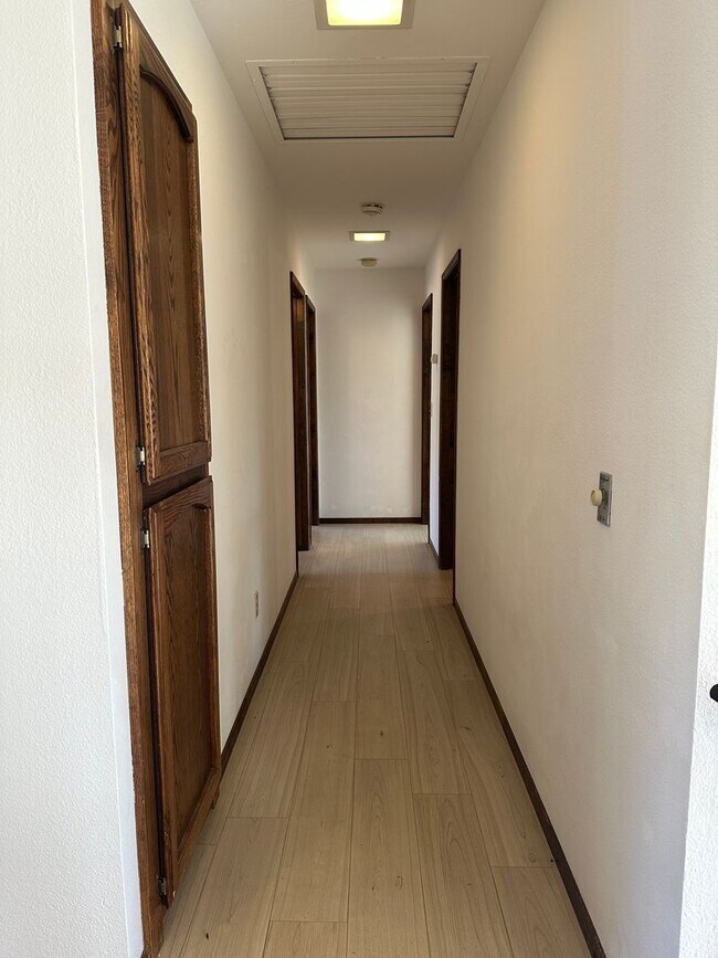 Building Photo - Bear Valley 3+4 with over 4 acres! MUST SEE!