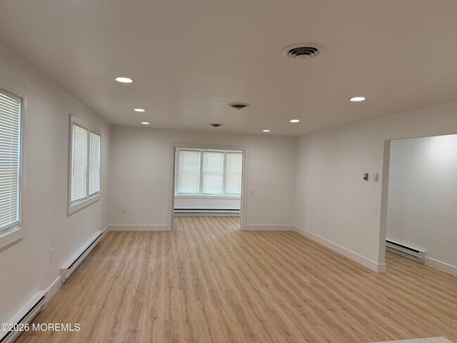Building Photo - 12 Juniper Ln