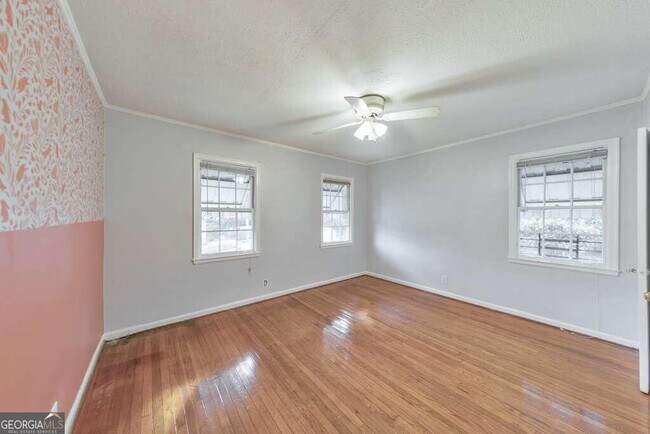 Building Photo - 60 Delmont Dr NE