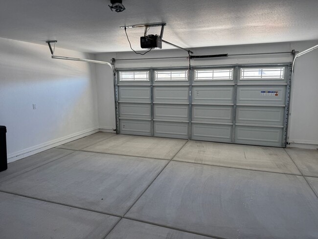 Building Photo - Brand New 3 bedroom home with 2 car garage...