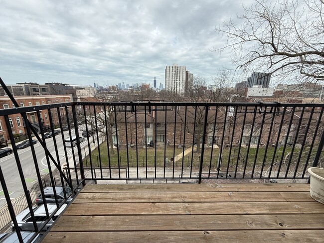 Building Photo - 301 S Leavitt St