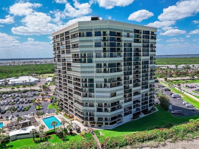 Building Photo - 9500 S Ocean Dr