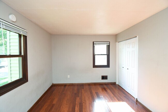 Building Photo - Charming 3-Bedroom Single Family Home – Pet Friendly!