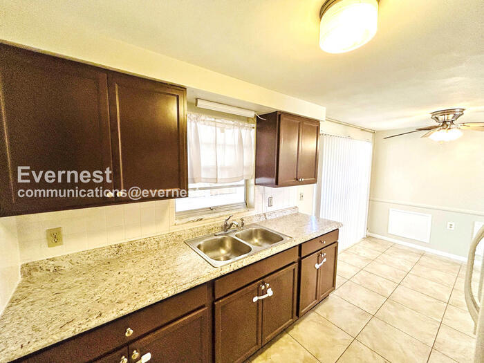 Building Photo - 3438 Monticello St