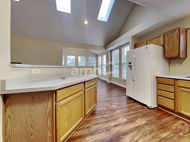 Building Photo - 8000 Trinity Shore Cir